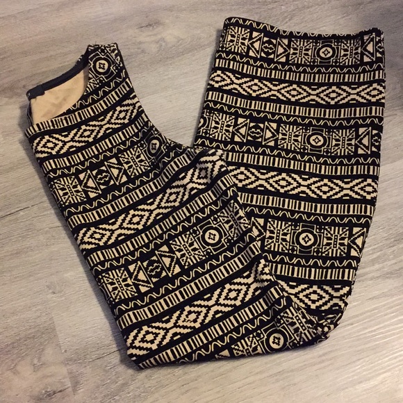 Forever 21 bodycon dress size small Aztec pattern - Picture 2 of 3